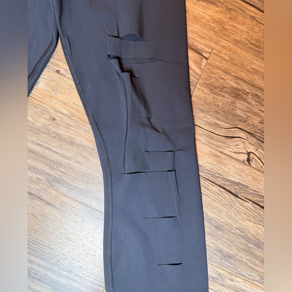 ALO Yoga Black Warrior Ripped Distressed High Rise Leggings | Women's M Stretch - Picture 5 of 10